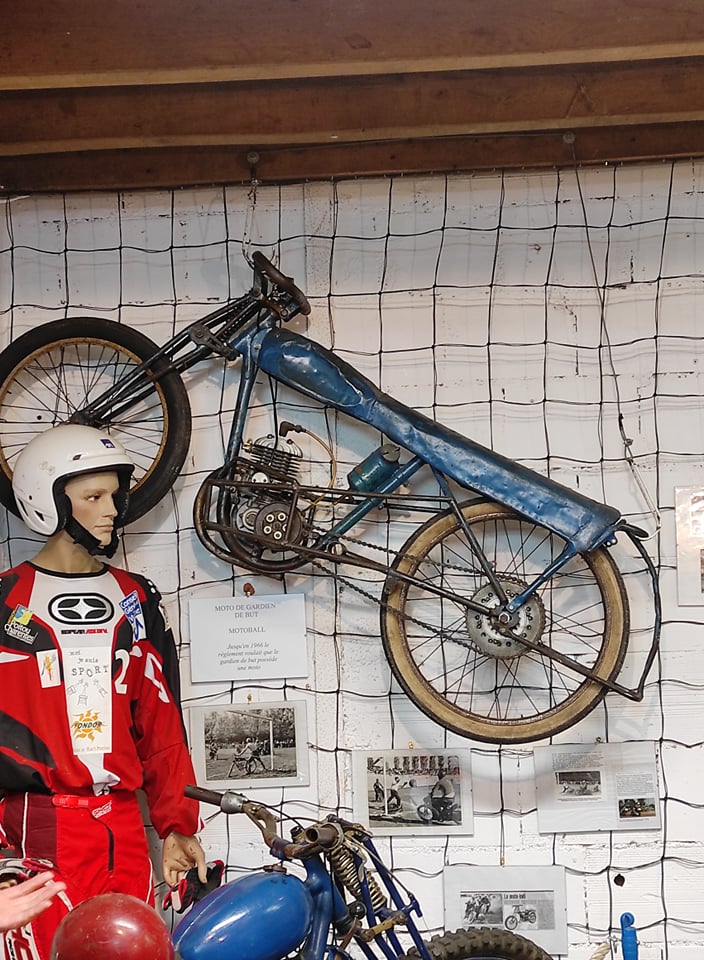 Moto vélo rétro Neuville-de-Poitou