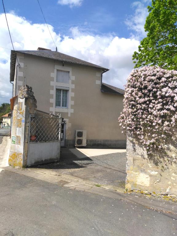 Entrée cour Tilleul